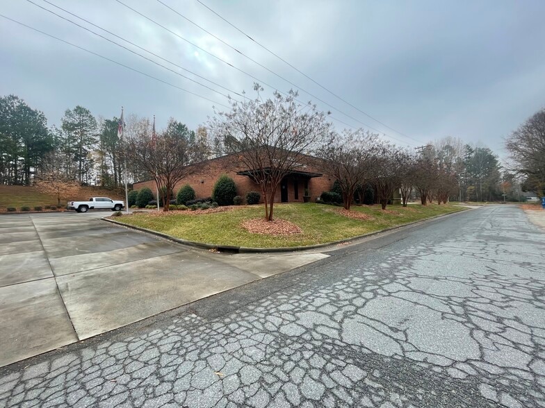 231 Pounds Ave SW, Concord, NC for sale - Building Photo - Image 1 of 29