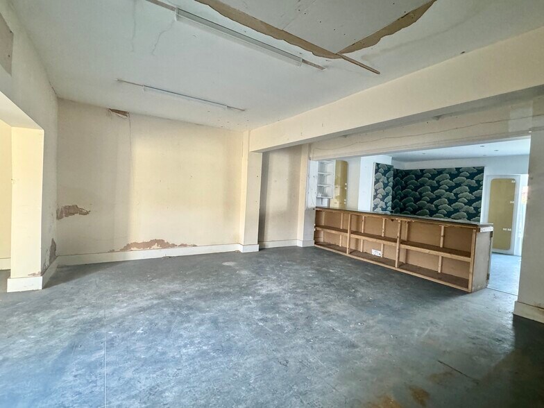 58 Wolverton Rd, Milton Keynes à louer - Photo du bâtiment - Image 2 de 6