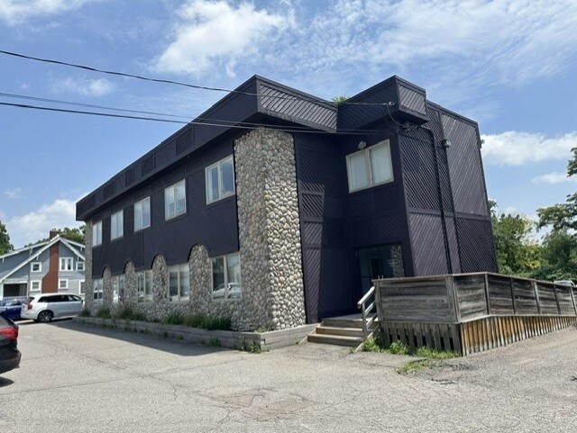 5949 Steubenville Pike, Mc Kees Rocks, PA à louer - Photo du bâtiment - Image 2 de 12