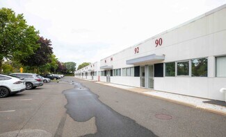 Plus de détails pour 66-96 Cain Dr, Brentwood, NY - Industriel à louer