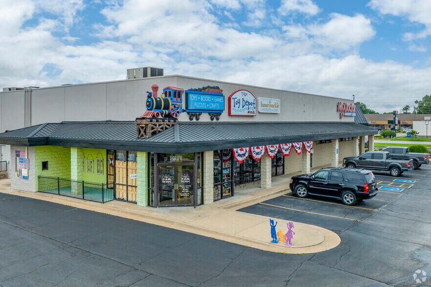10106 S Sheridan Rd, Tulsa, OK à louer - Photo principale - Image 1 de 5