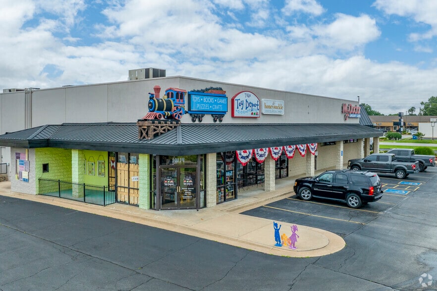 10106 S Sheridan Rd, Tulsa, OK for lease - Primary Photo - Image 1 of 5