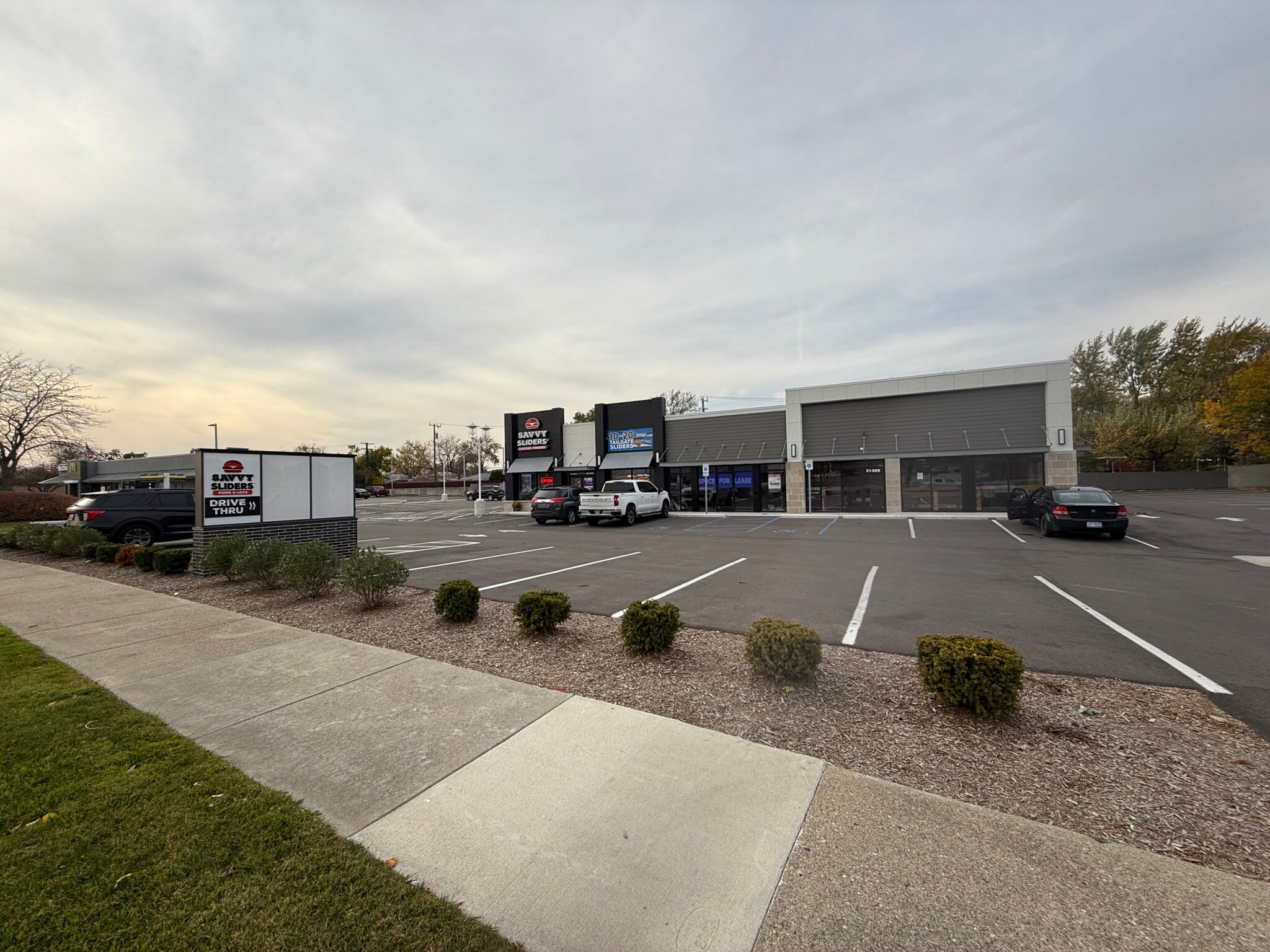 31301 Harper Ave, Saint Clair Shores, MI for lease Building Photo- Image 1 of 13