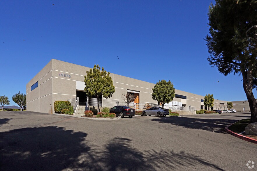 2575 Pioneer Ave, Vista, CA à louer - Photo du bâtiment - Image 3 de 3