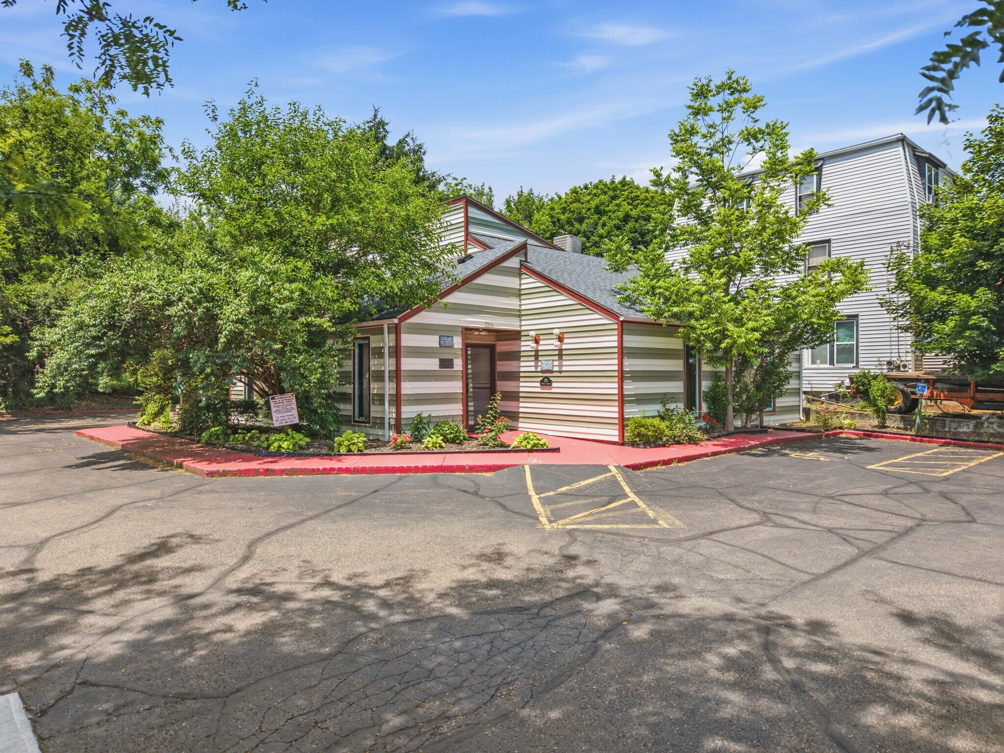 255 Dueber Ave SW, Canton, OH à vendre Photo du bâtiment- Image 1 de 31
