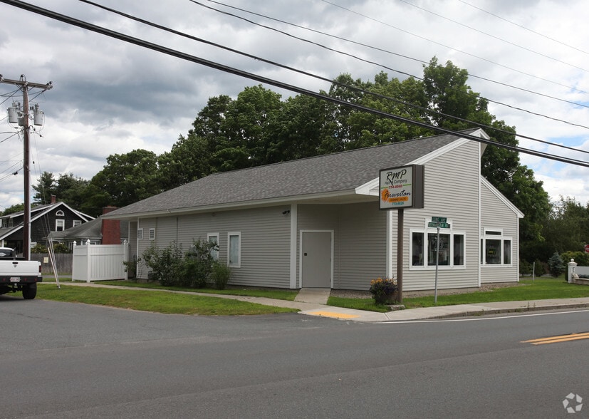443-445 Bernardston Rd, Greenfield, MA for sale - Building Photo - Image 3 of 3