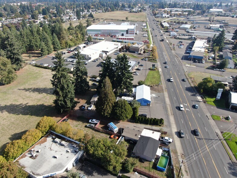 12200 NE Fourth Plain Blvd, Vancouver, WA à vendre - Photo du bâtiment - Image 2 de 11