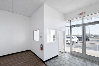 27252 Katy Fwy, Katy, TX à louer Photo intérieure- Image 2 de 6