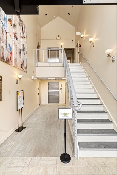 103 Stiles Rd, Salem, NH à louer - Photo intérieure - Image 1 de 16