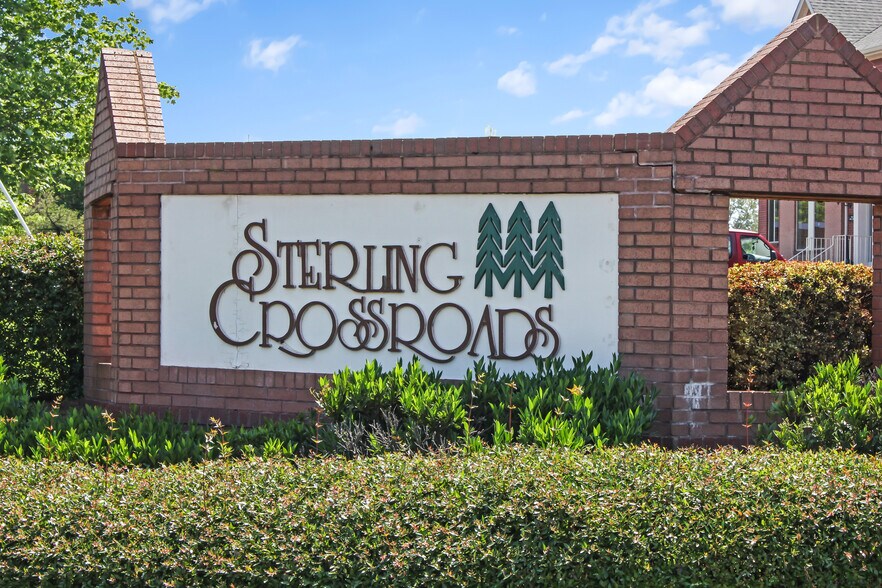 22636 Glenn Dr, Sterling, VA à louer - Photo du bâtiment - Image 2 de 7