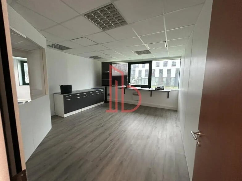 Office in Bruges for lease - Interior Photo - Image 1 of 3