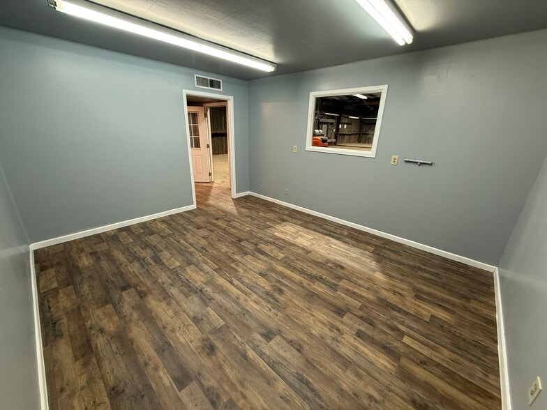 8320 N County Rd W, Odessa, TX for lease - Interior Photo - Image 3 of 24