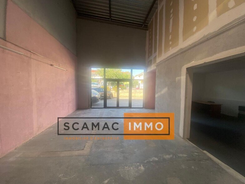 Retail in Venelles for lease - Interior Photo - Image 3 of 5