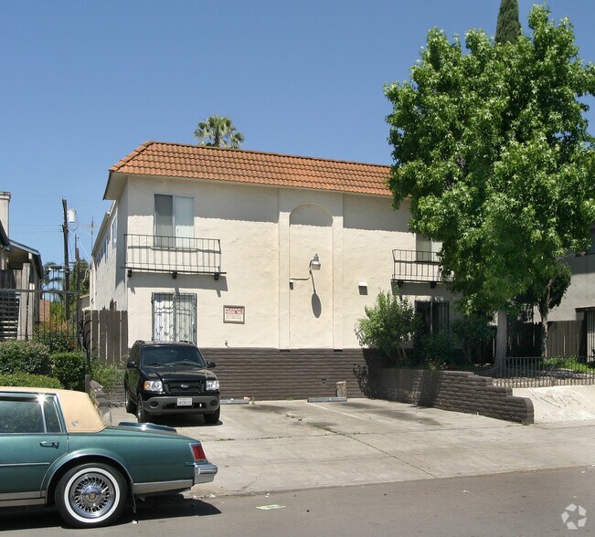 4254 Highland Ave, San Diego, CA à vendre - Photo du bâtiment - Image 2 de 11
