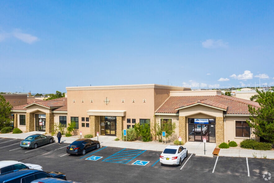 1350 Jackie Rd SE, Rio Rancho, NM à vendre - Photo du bâtiment - Image 2 de 24