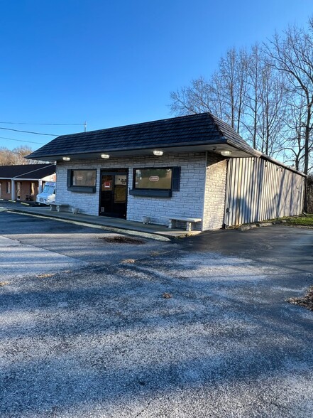 15818 Stewartsville Rd, Vinton, VA for lease - Building Photo - Image 3 of 9