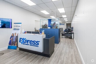 4012-4160 Us-9, Howell, NJ à louer Hall d’entrée- Image 1 de 5