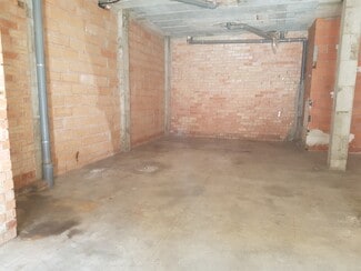 Plus de détails pour Multi-résidentiel à vendre