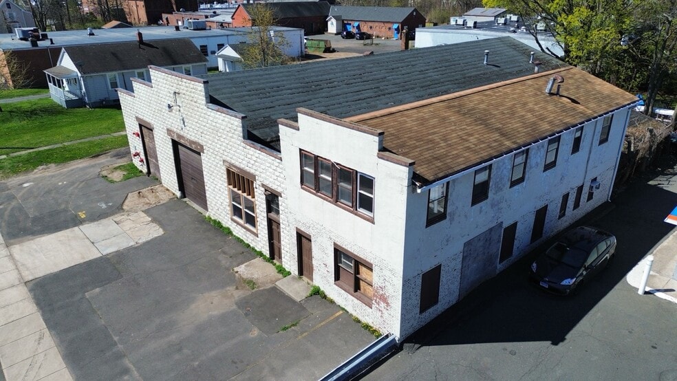 87 Whiting St, Plainville, CT for lease - Building Photo - Image 3 of 11
