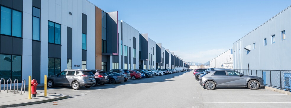 6355 Graybar Rd, Richmond, BC à louer - Photo du bâtiment - Image 3 de 5