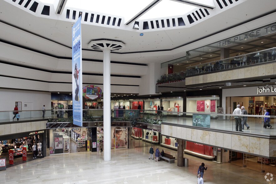 Bourges Blvd, Peterborough à louer - Photo du bâtiment - Image 2 de 16