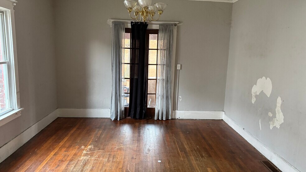 27 Charlotte St, Binghamton, NY à vendre - Photo principale - Image 1 de 7