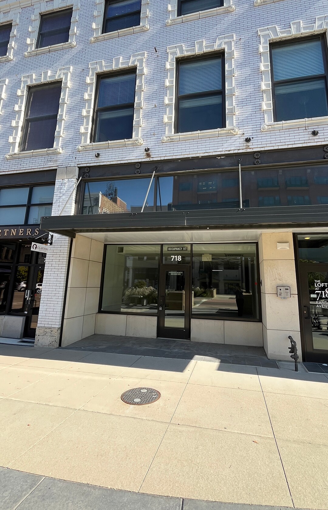 718 S Kansas Ave, Topeka, KS à louer Photo du bâtiment- Image 1 de 6