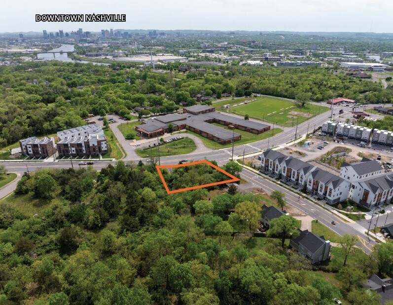 505 W Trinity Ln, Nashville, TN à vendre Photo du bâtiment- Image 1 de 5