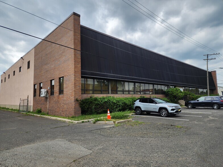 170 Roosevelt Pl, Palisades Park, NJ à louer - Photo du bâtiment - Image 3 de 10