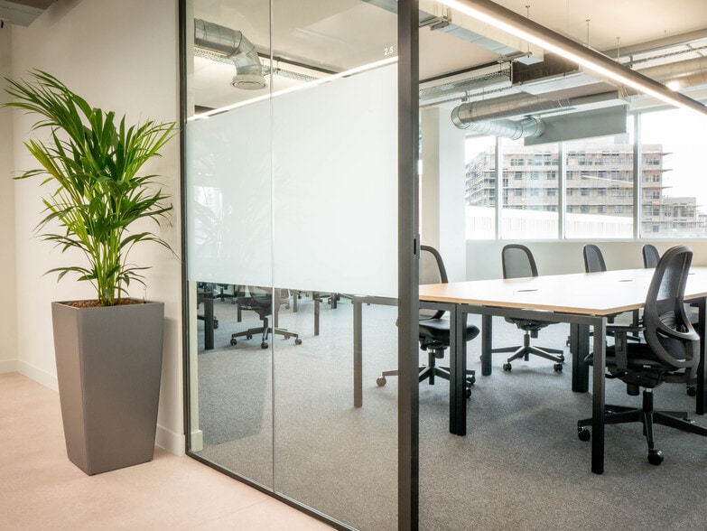 Charles Sq, Bracknell à louer - Photo intérieure - Image 2 de 16