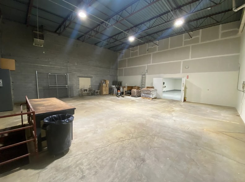 1220-1242 Rankin Dr, Troy, MI for lease - Interior Photo - Image 2 of 11