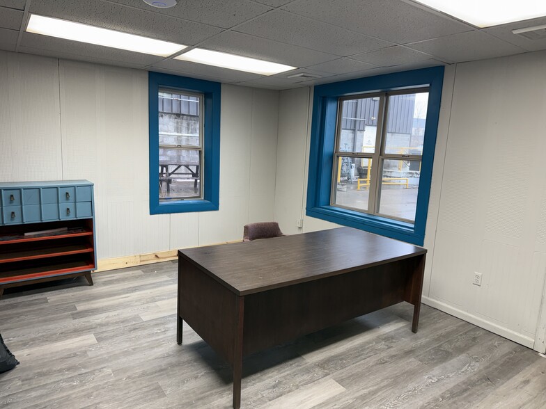 80 Oliver St, Wisconsin Rapids, WI for lease - Building Photo - Image 2 of 19