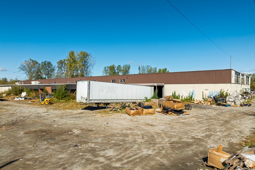 44052 Yost Rd, Canton, MI for sale - Building Photo - Image 3 of 17