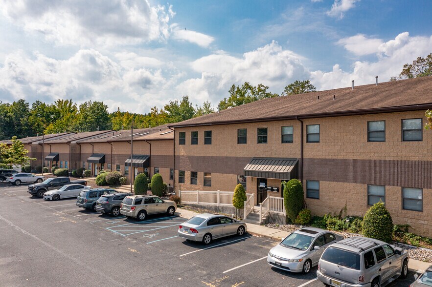 600 Deer Rd, Cherry Hill, NJ à louer - Photo du bâtiment - Image 2 de 7
