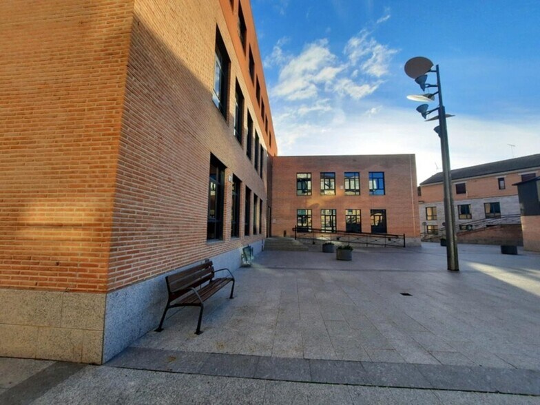 Bureau dans Toledo, Toledo à vendre - Photo du bâtiment - Image 3 de 5