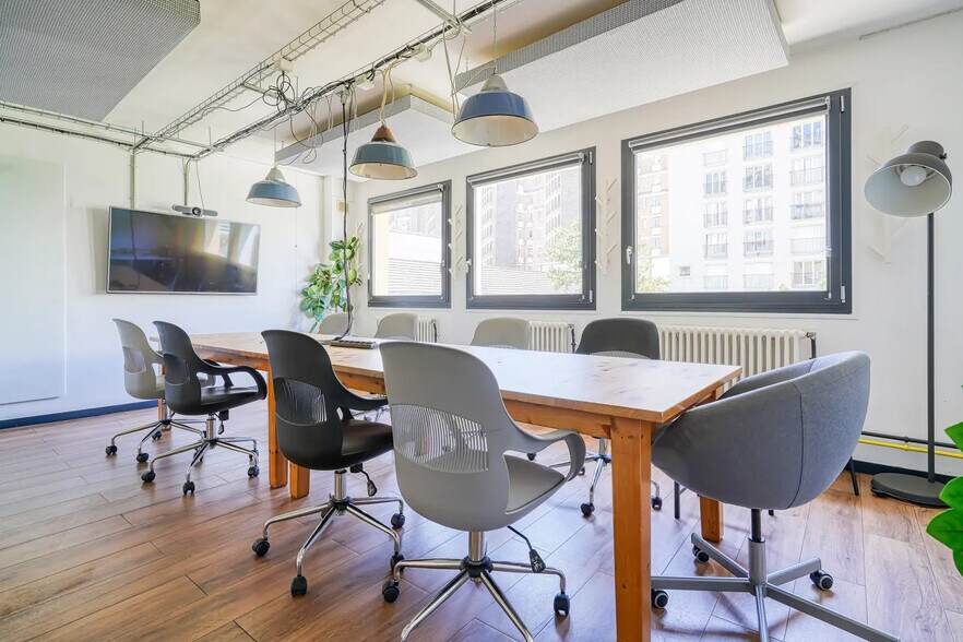 Coworking Space in Paris for lease - Interior Photo - Image 3 of 13