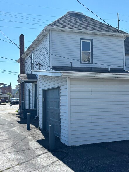 119 S Liberty St, Muncie, IN à vendre - Photo du bâtiment - Image 2 de 14