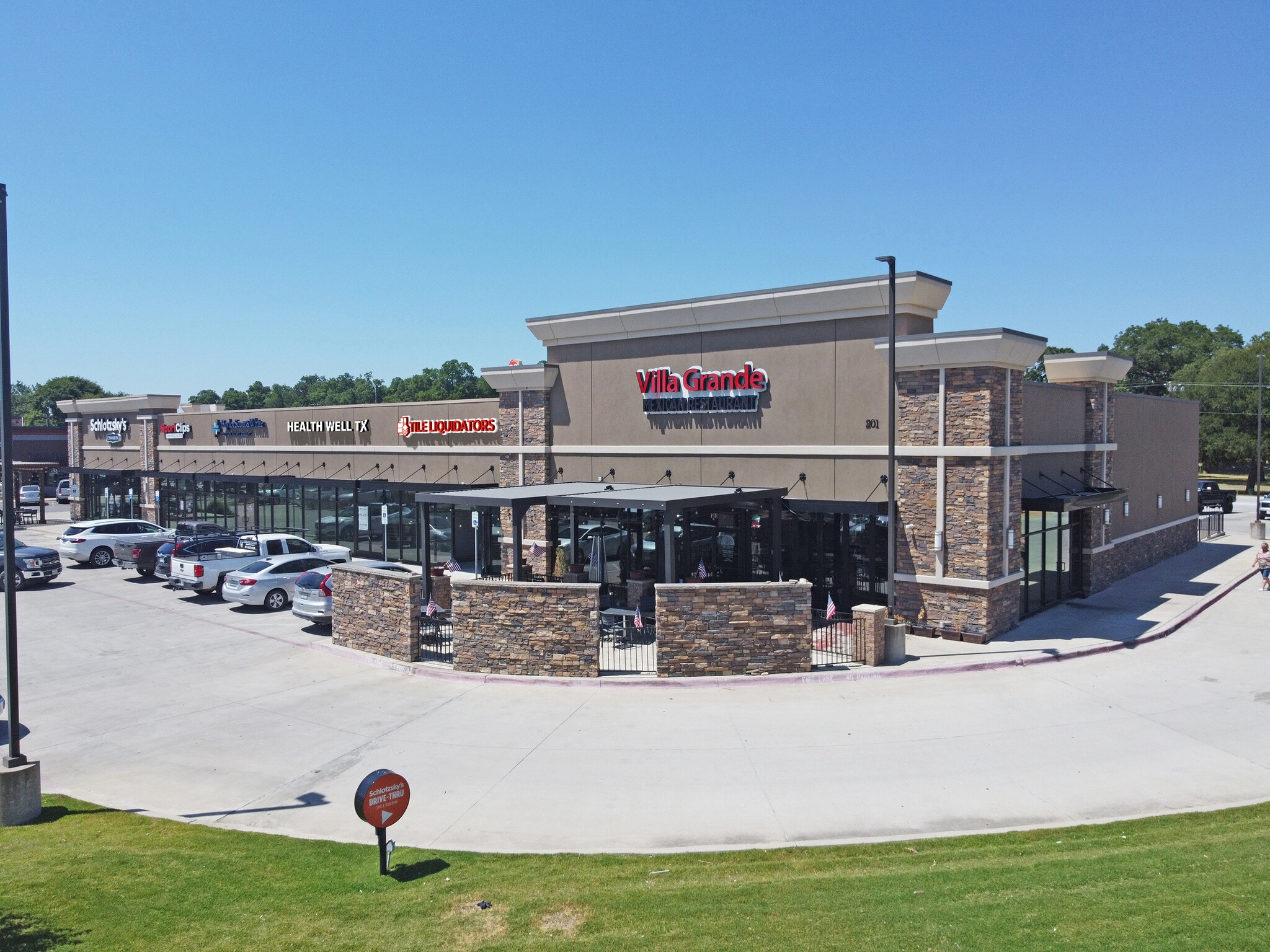 201 N Interstate 35, Gainesville, TX for lease Primary Photo- Image 1 of 11