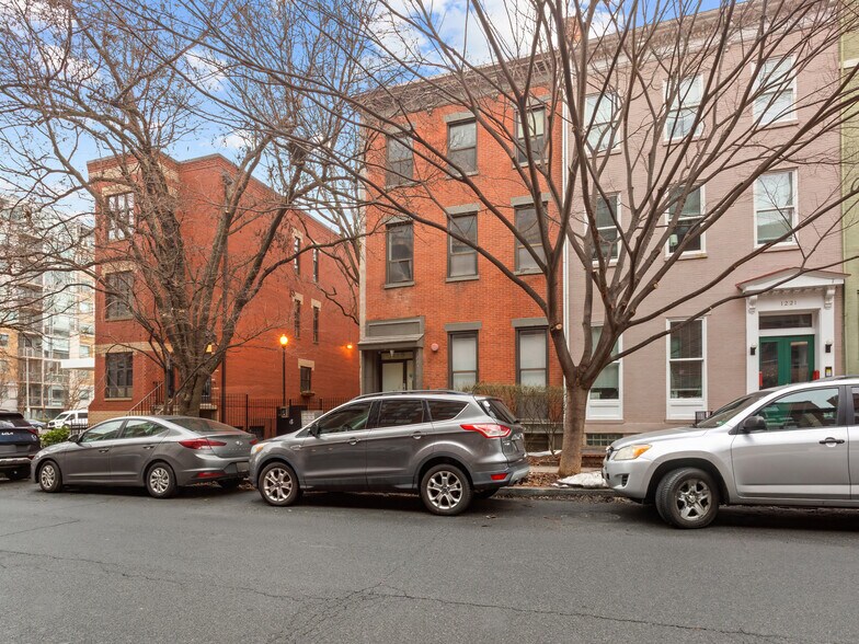 1223 N St NW, Washington, DC à vendre - Photo du bâtiment - Image 3 de 37