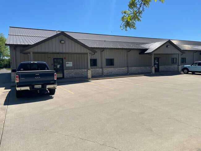 Plus de détails pour 747 Herra St, Elburn, IL - Industriel à louer