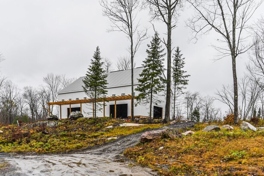 433 Cardwell Lake Rd, Huntsville, ON à vendre - Photo du bâtiment - Image 3 de 8