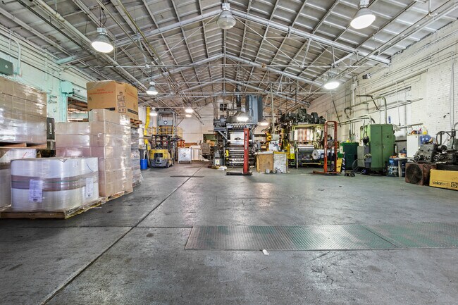 Plus de détails pour 162 25th St, Brooklyn, NY - Industriel à louer