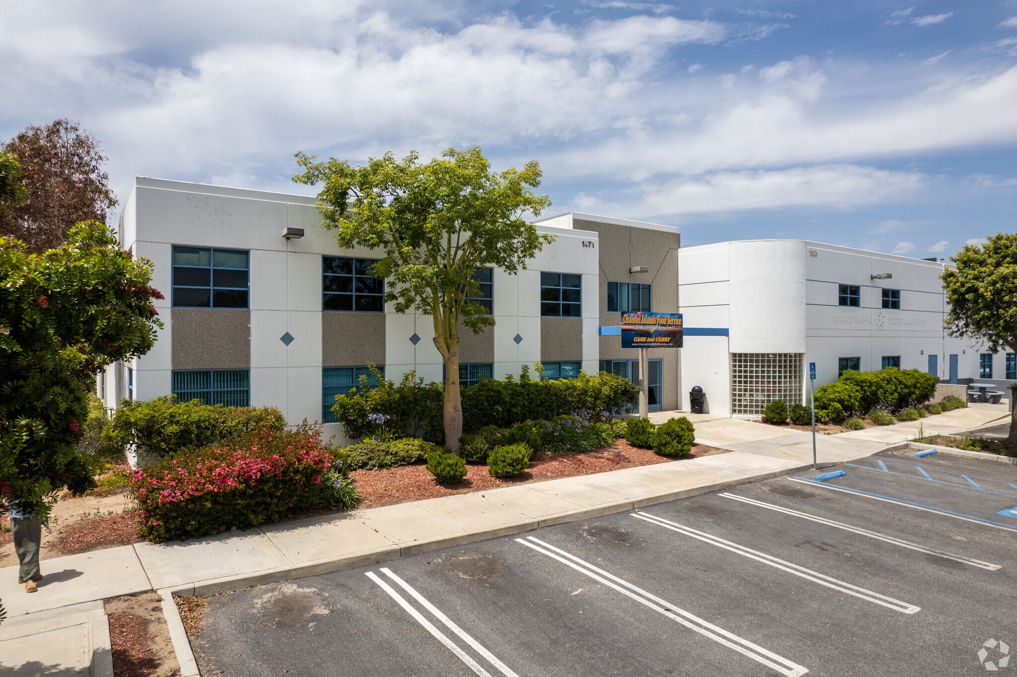 1451 Pacific Ave, Oxnard, CA for lease Primary Photo- Image 1 of 30