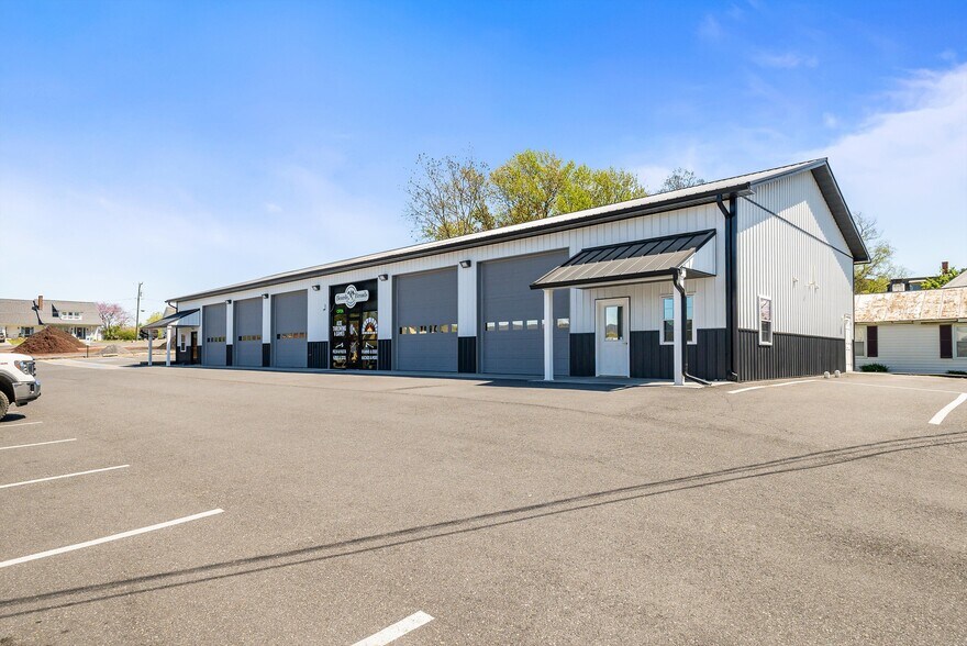 171 N Central St, Broadway, VA à vendre - Photo du bâtiment - Image 2 de 15