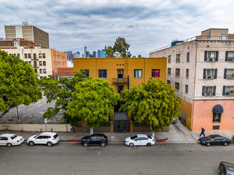 676 S Coronado St, Los Angeles, CA à vendre - Photo principale - Image 1 de 1