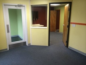 2709-2715 Pontiac Lake Rd, Waterford, MI for sale Interior Photo- Image 2 of 15