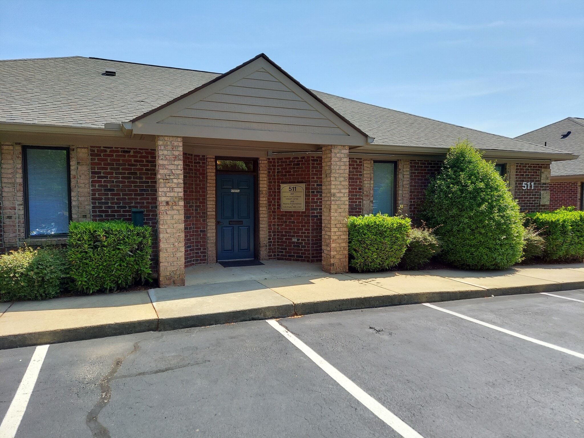 511 Keisler Dr, Cary, NC for lease Primary Photo- Image 1 of 22
