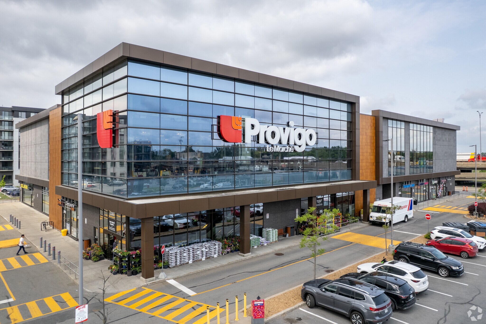 2300-2400 Ch Lucerne, Mt Royal, QC for sale Building Photo- Image 1 of 1