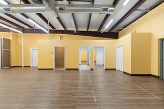 1380 SW Westpark Dr, Bentonville, AR for lease Interior Photo- Image 1 of 6