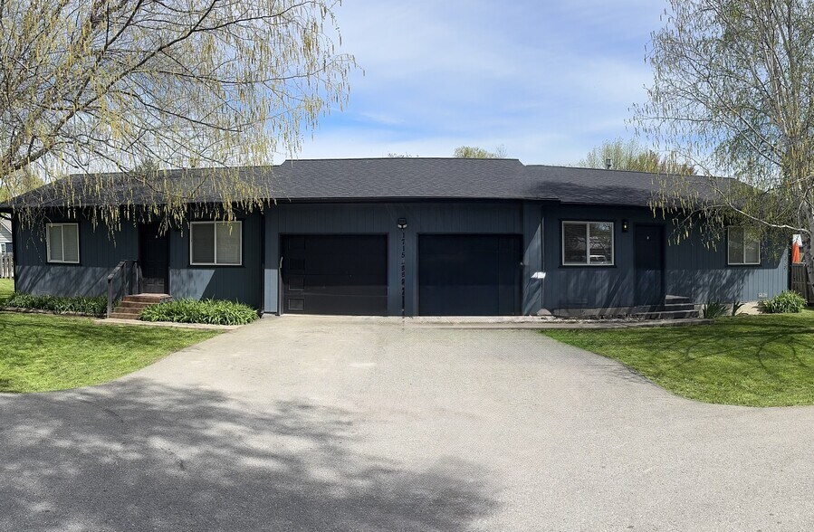1717 Main St, Sandpoint, ID à vendre - Photo du bâtiment - Image 2 de 23